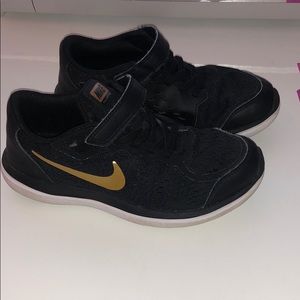 Boys Nike tennis shoes
